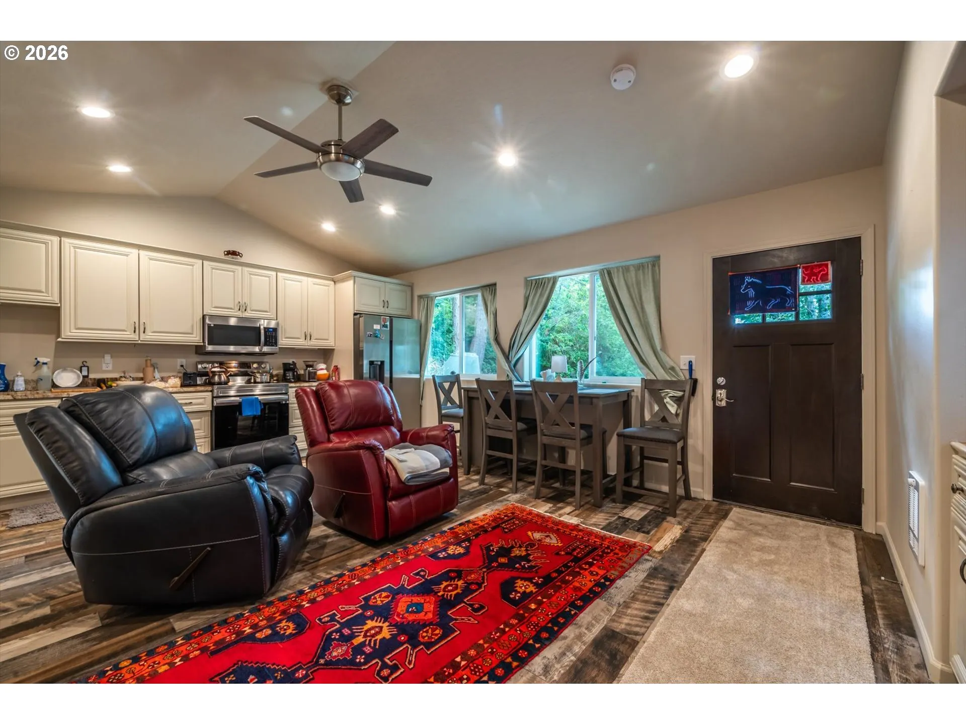Living Room-Ceiling Fan