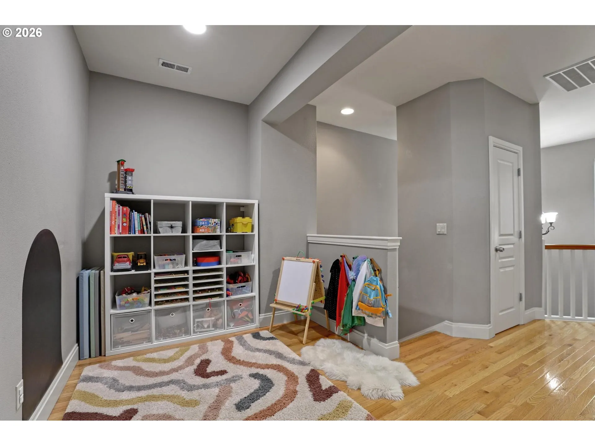 Hallway-Wide Angle/Fisheye