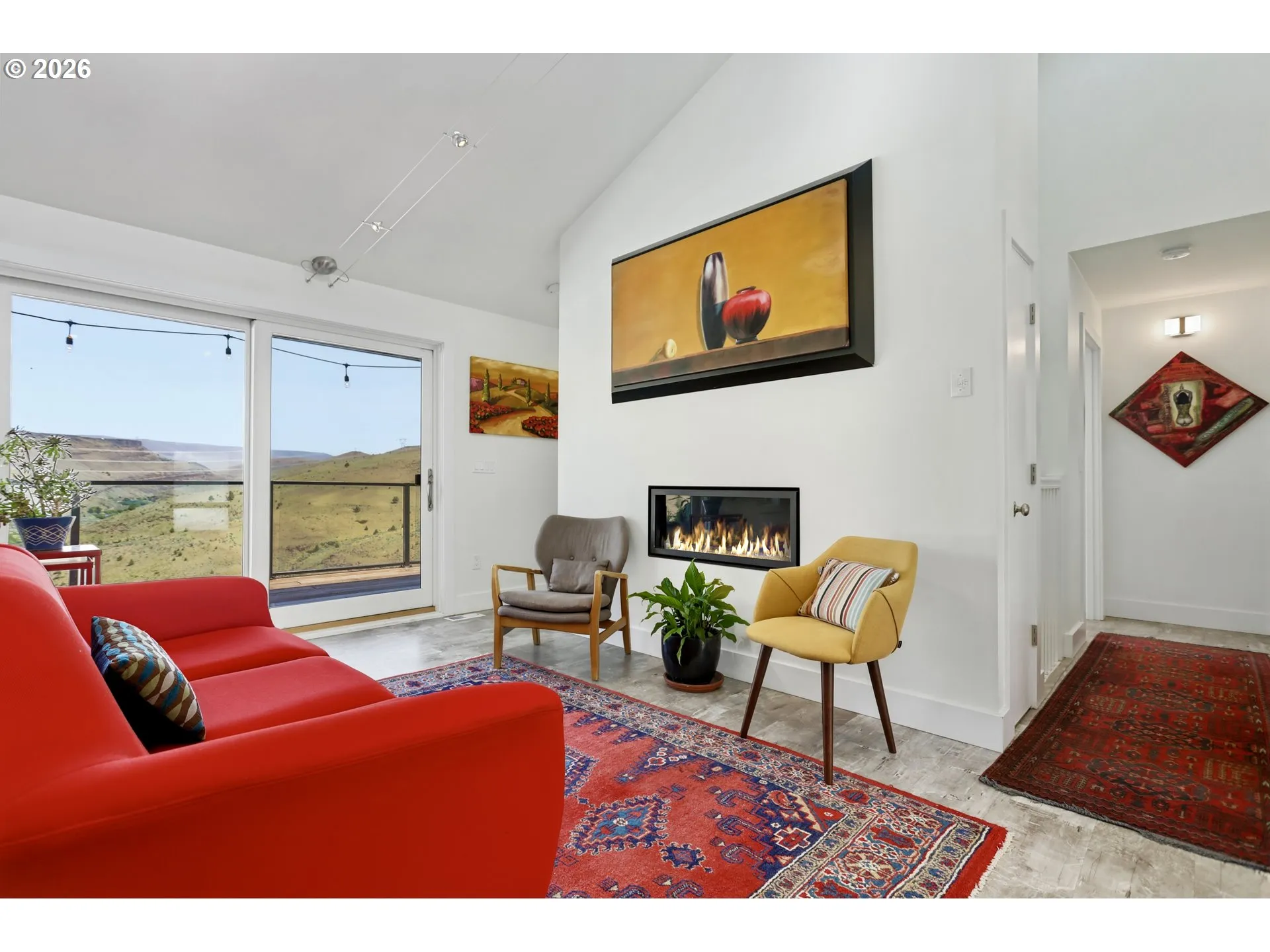 Living Room-Fireplace