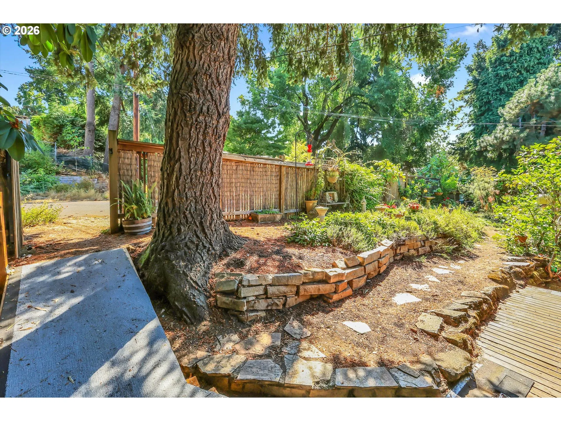 Front Yard-Fenced