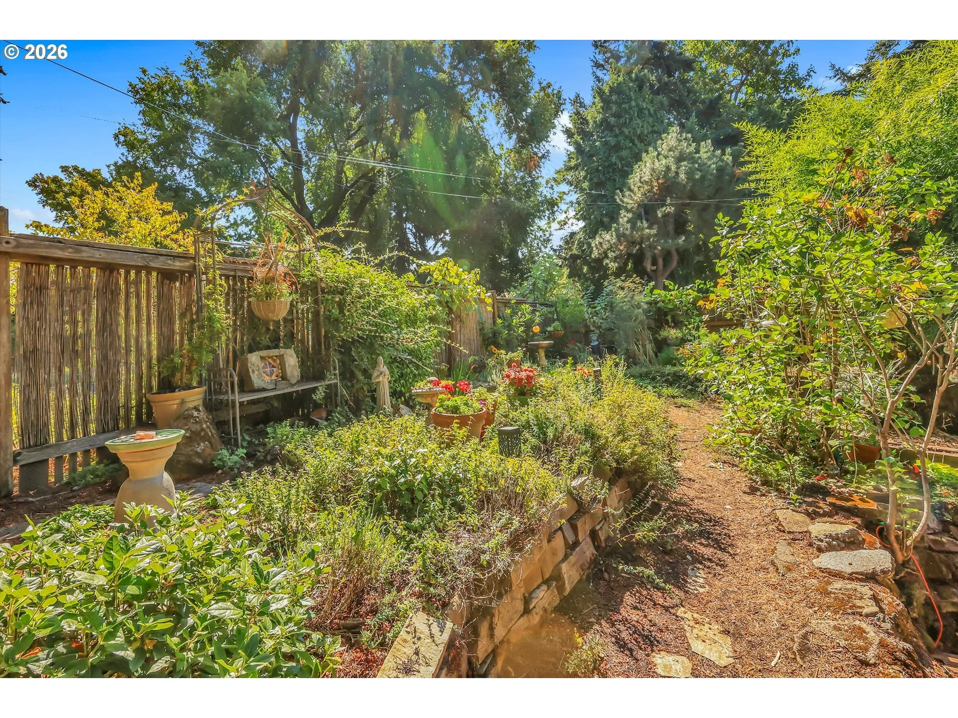 Front Yard-Fenced