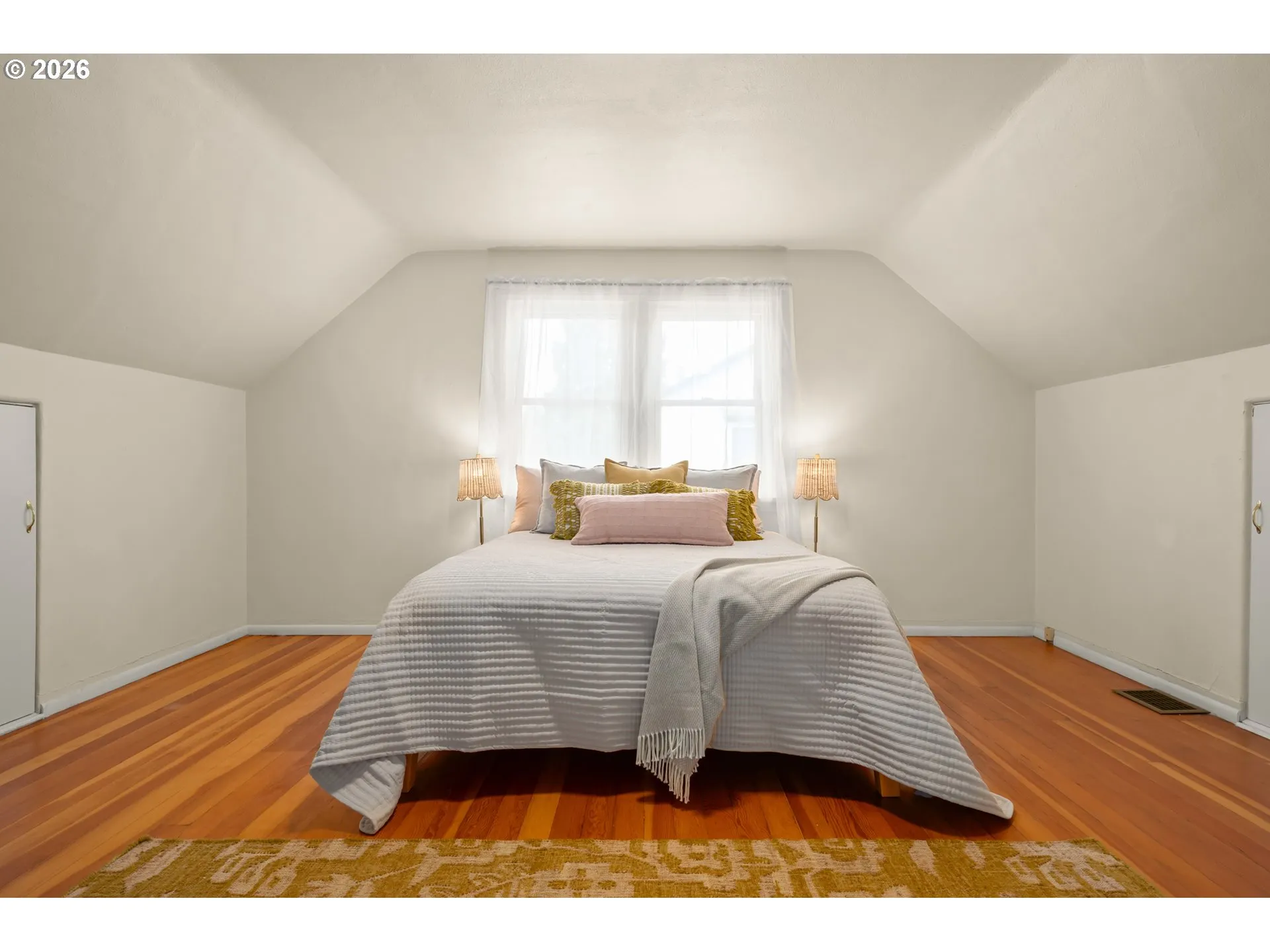 Bedroom, Primary-Upper