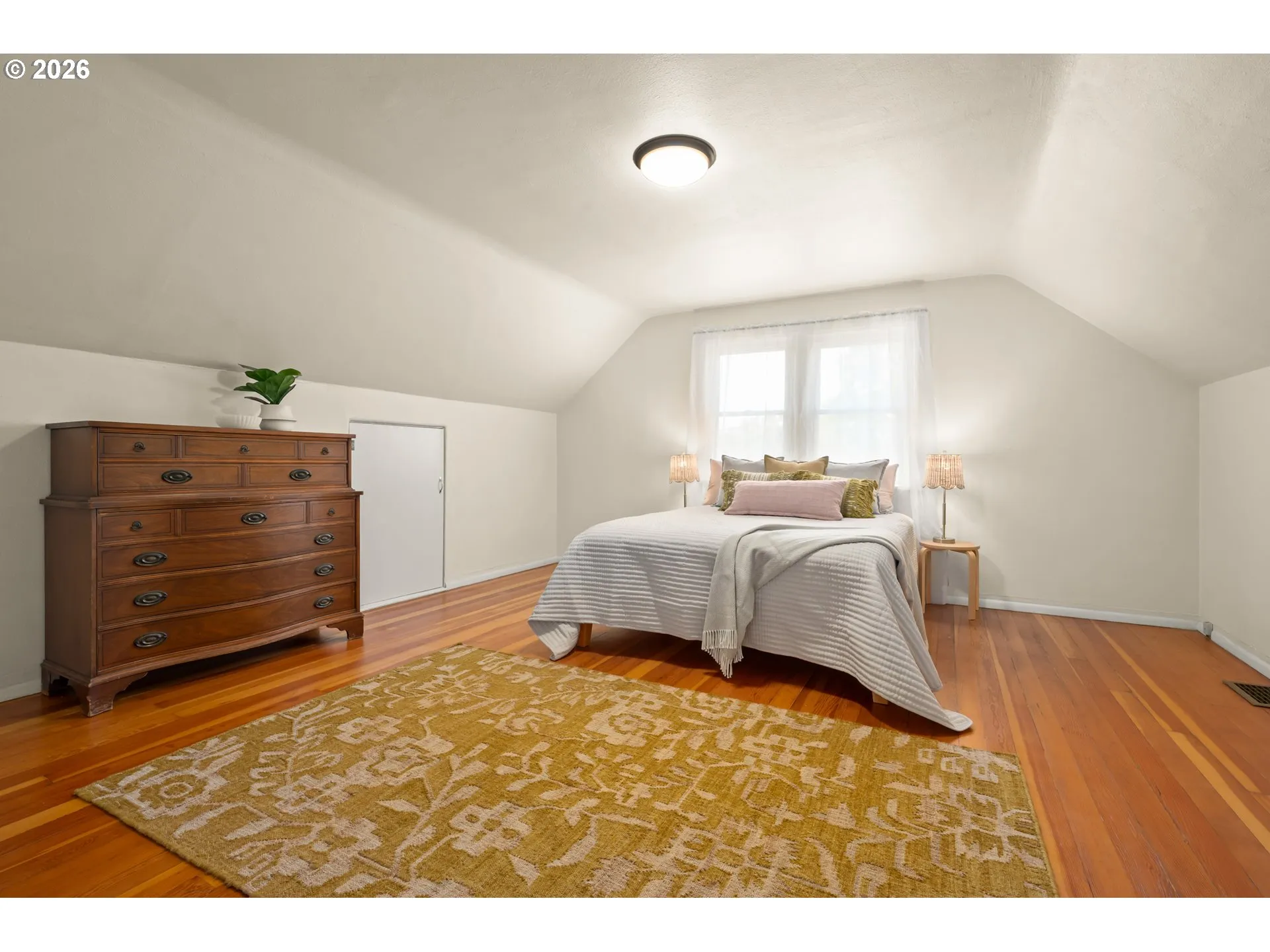 Bedroom, Primary-Upper