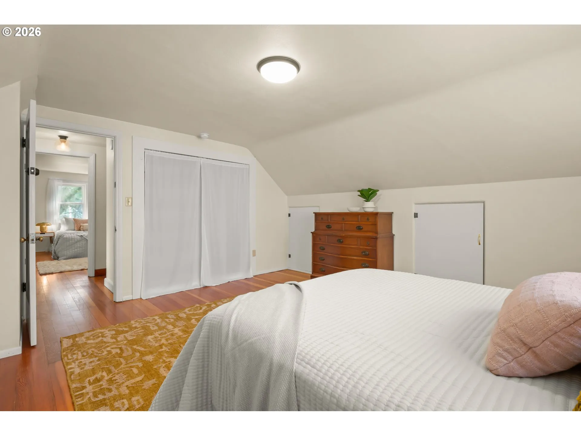 Bedroom, Primary-Upper