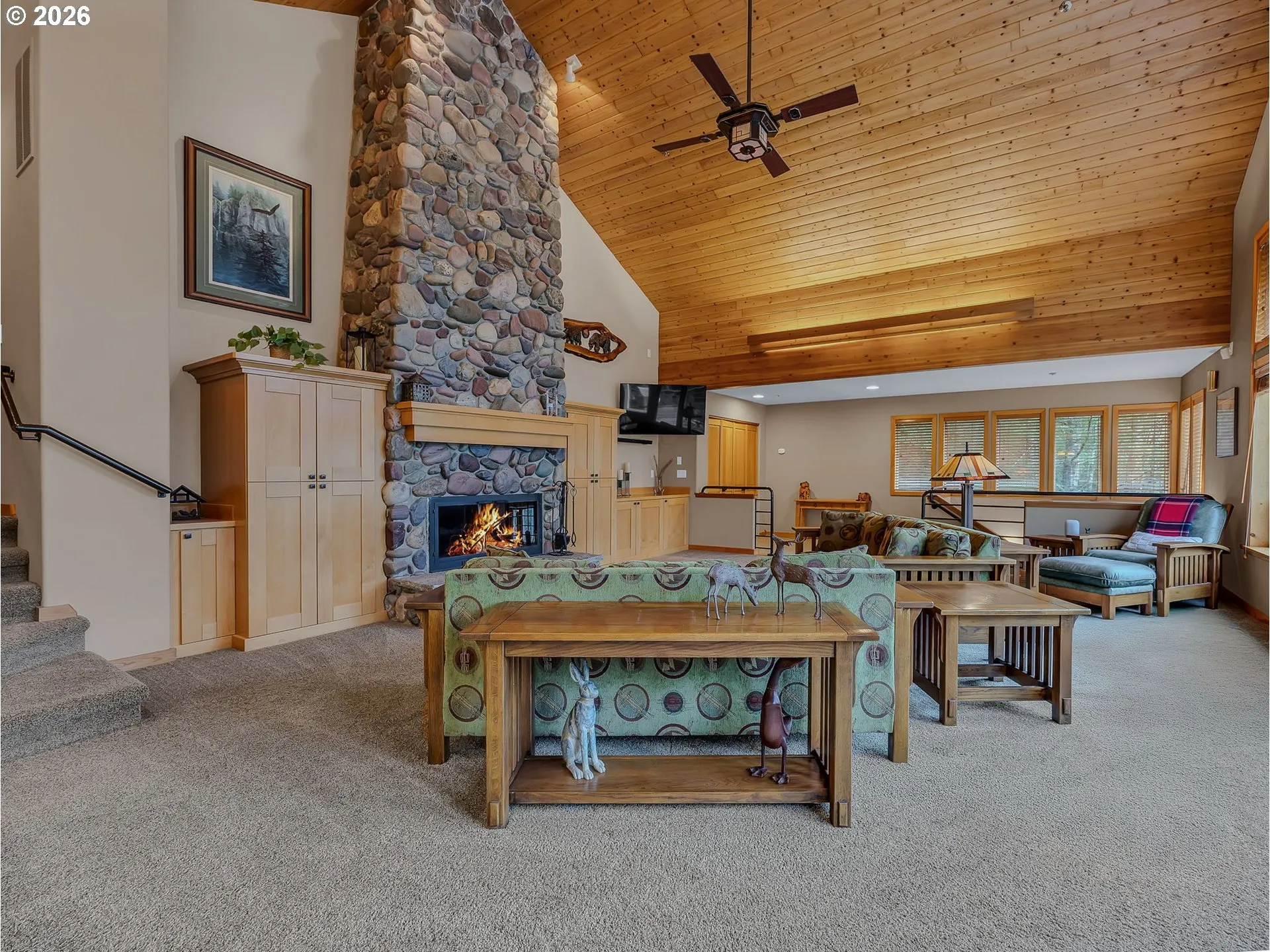 Living Room-Vaulted Ceilings