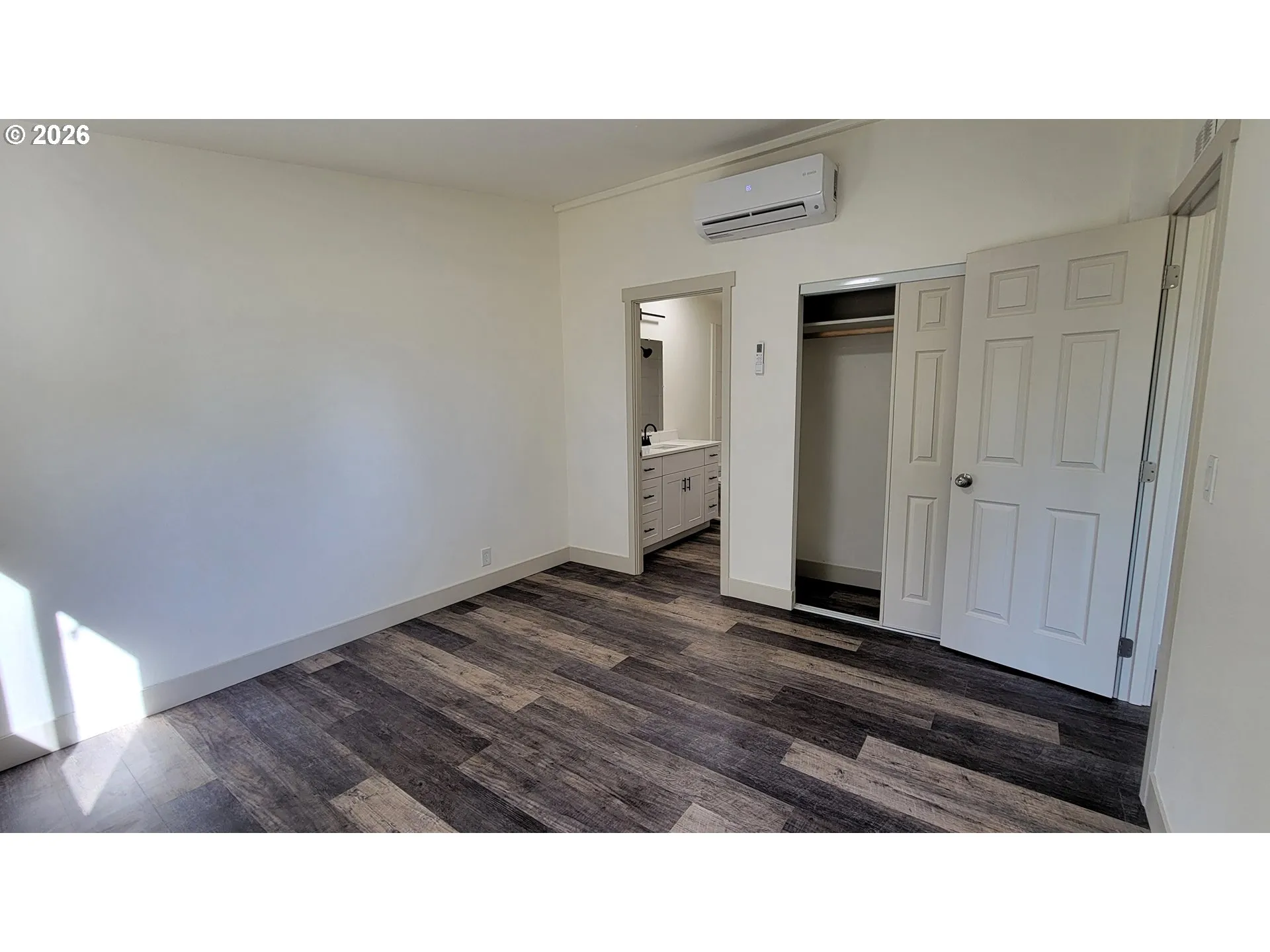 Bedroom, Primary