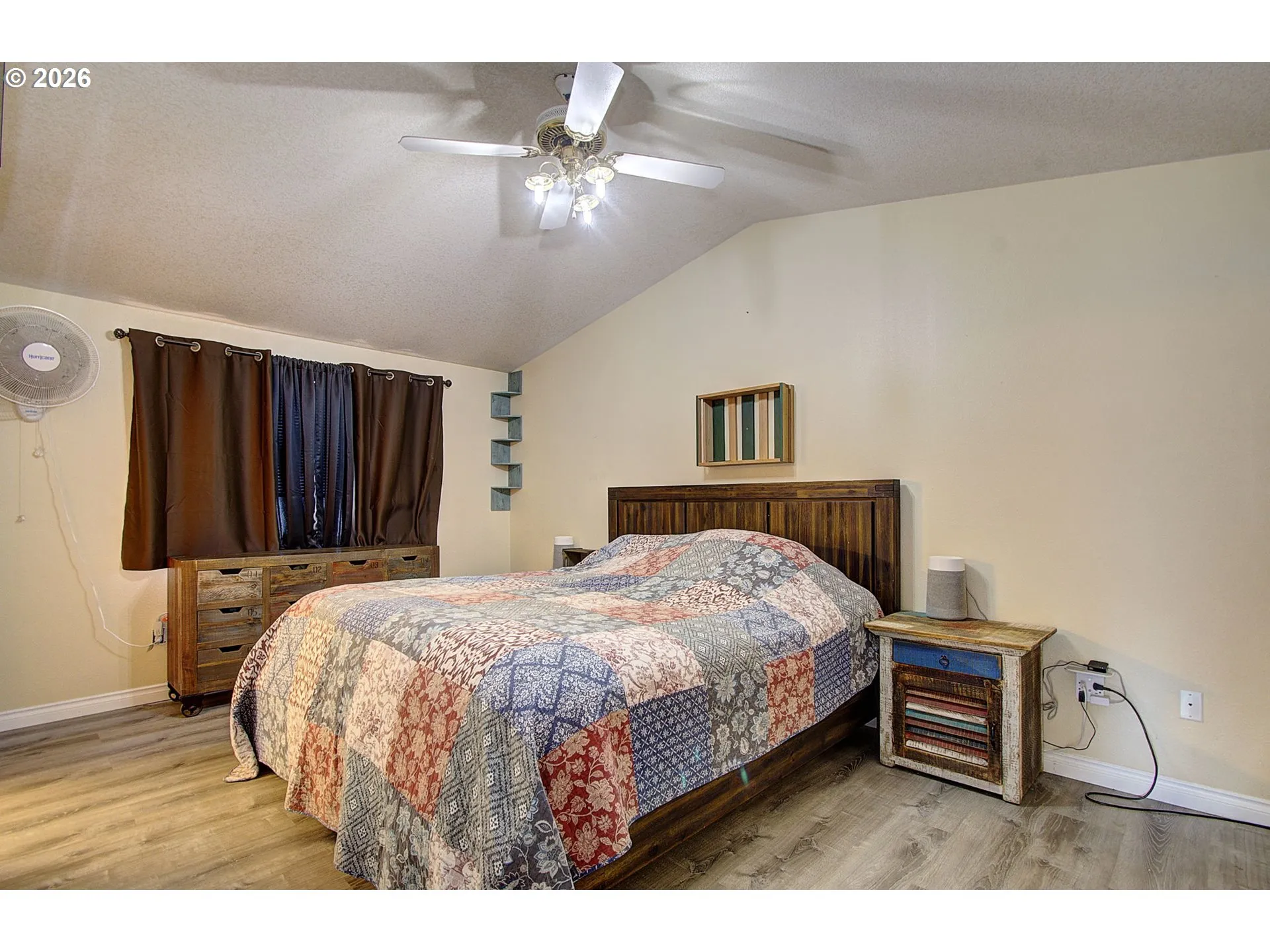 Bedroom, Primary