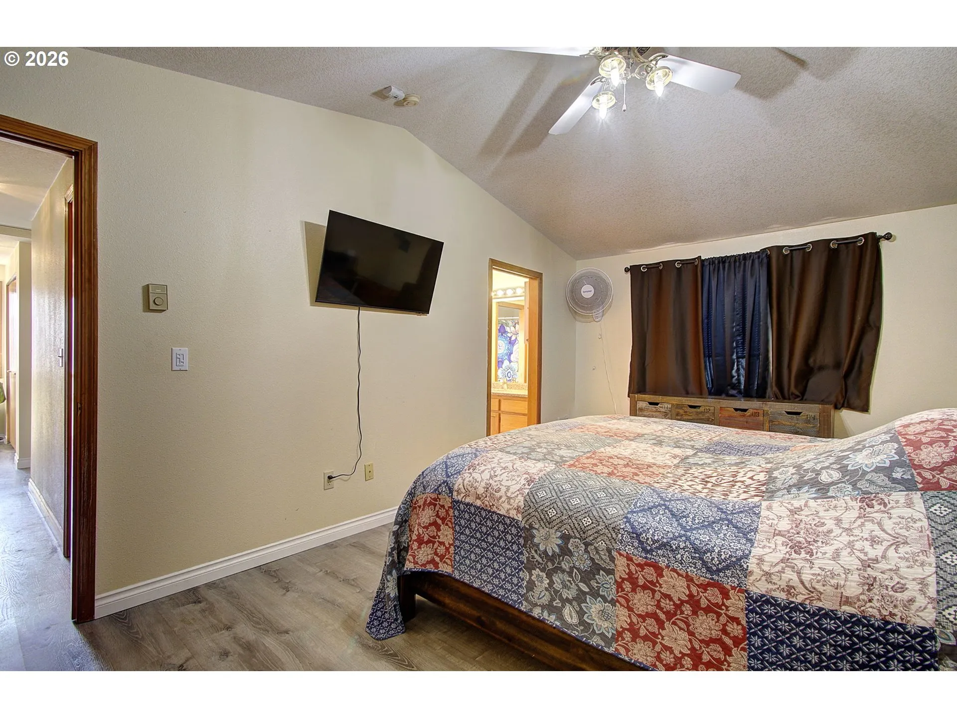 Bedroom, Primary