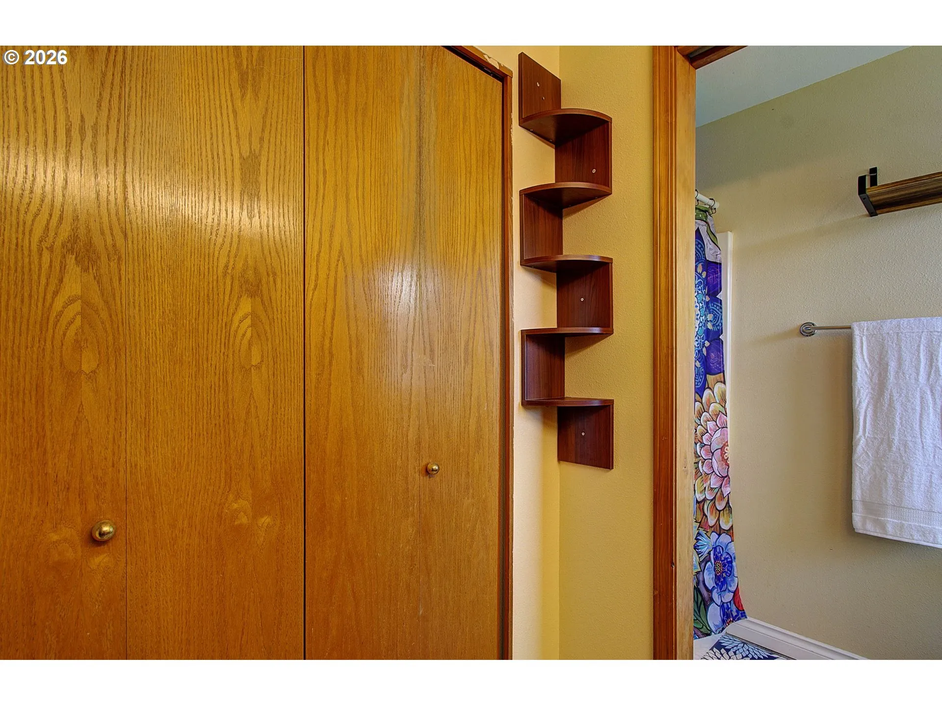 Bedroom, Primary