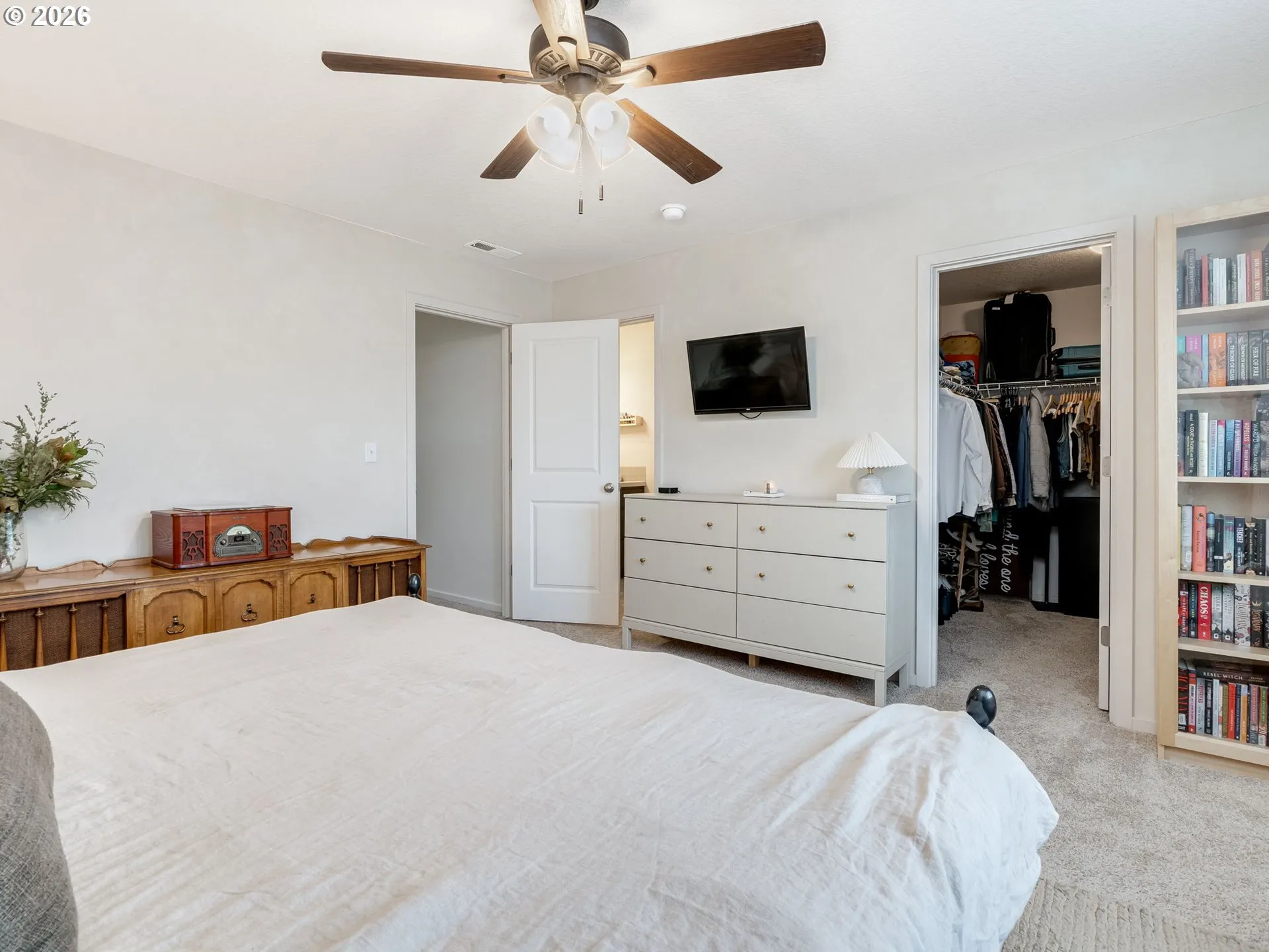 Bedroom, Primary-Upper