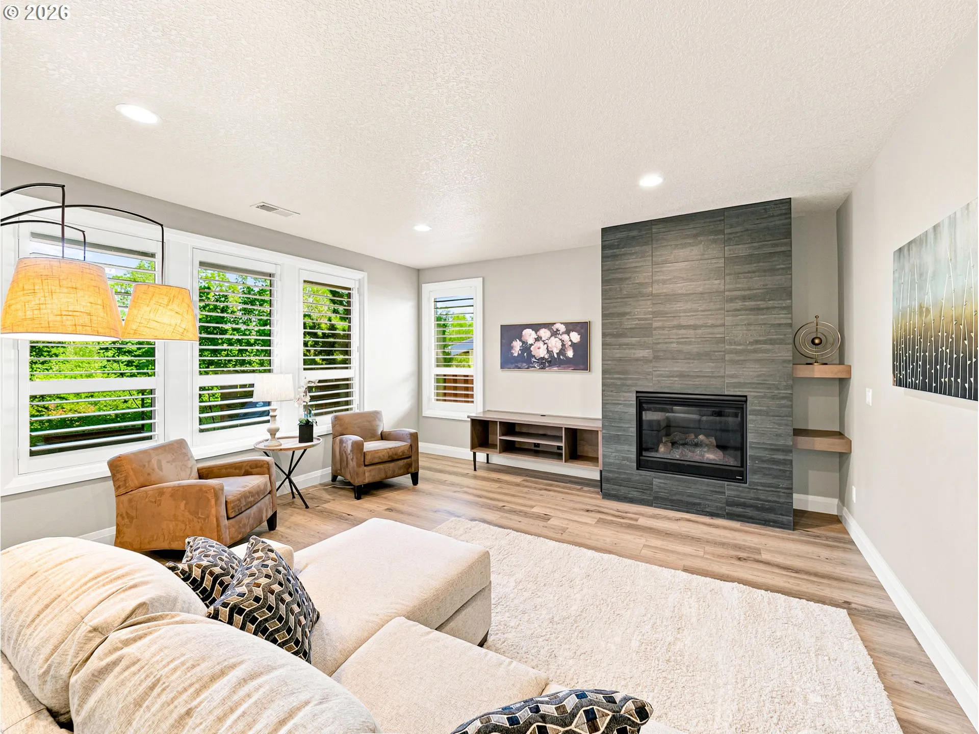 Living Room-Fireplace