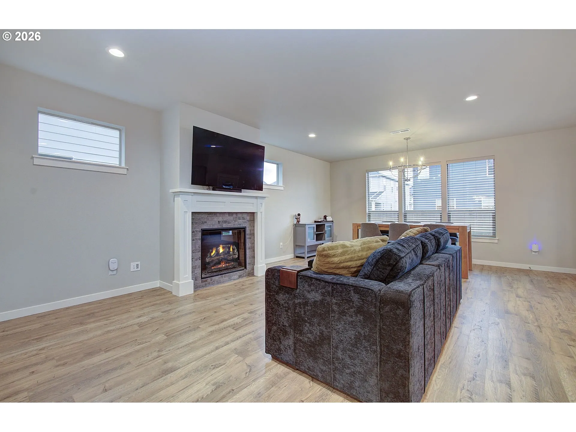 Living Room-Fireplace