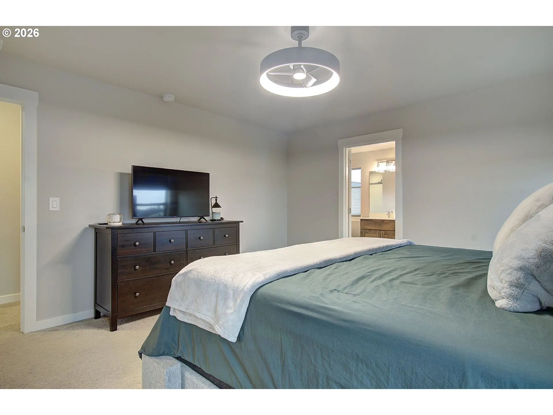 Bedroom, Primary-Upper