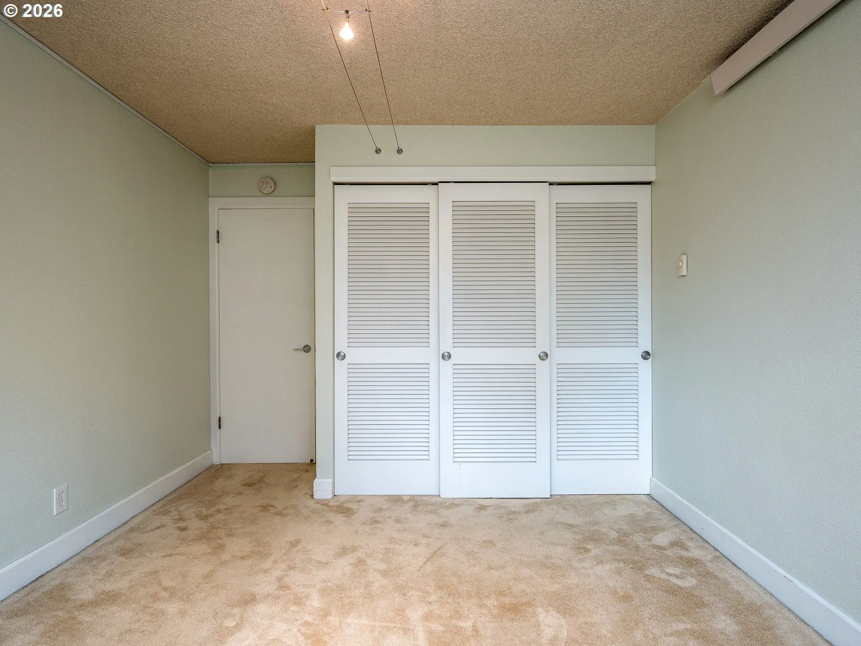 Bedroom, Primary