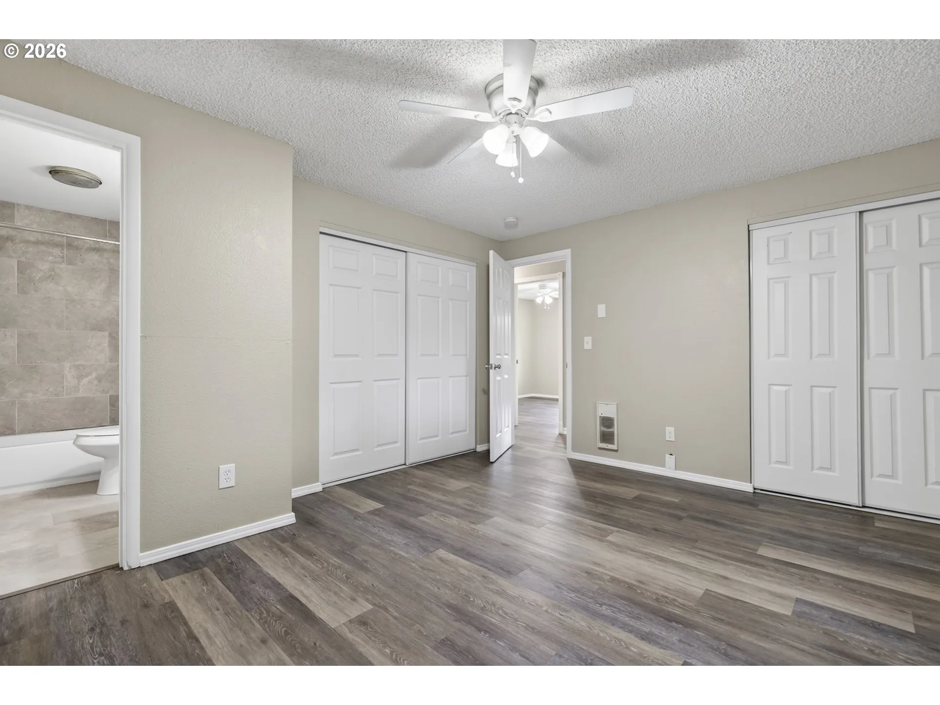 Bedroom, Primary