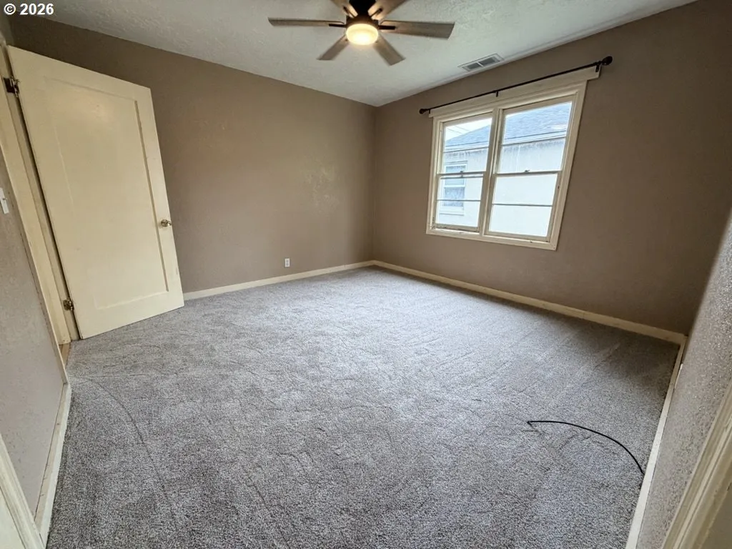 Bedroom, Primary