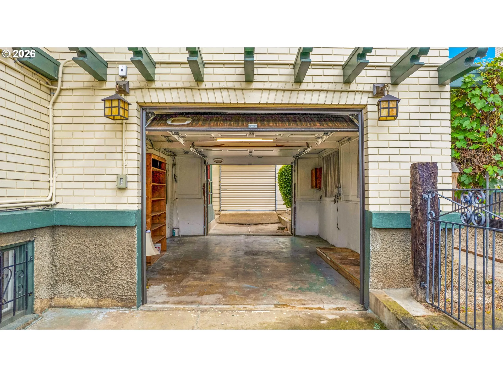 Garage-# 1