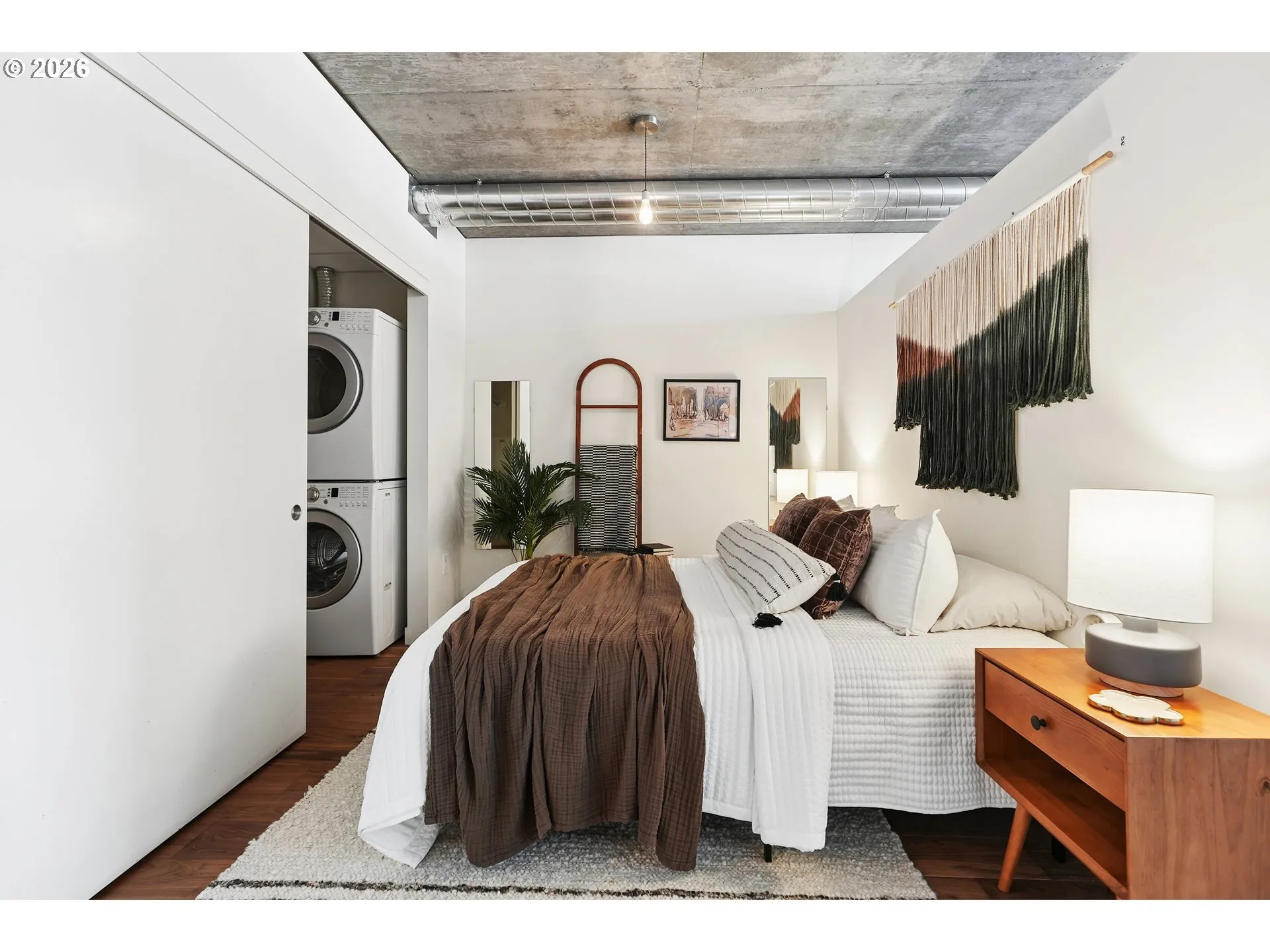 Bedroom, Primary
