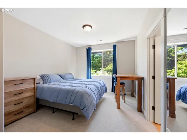 Bedroom-Full Bathroom