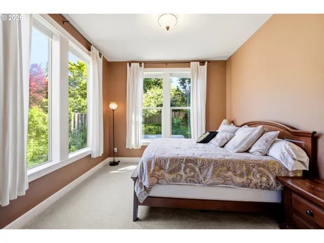Bedroom-Full Bathroom