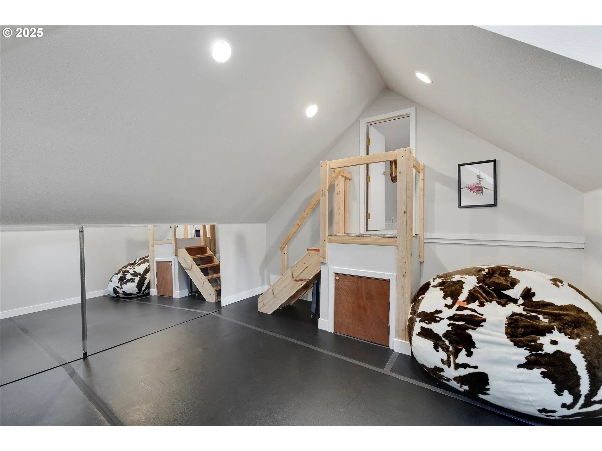 Bonus Room-Upper