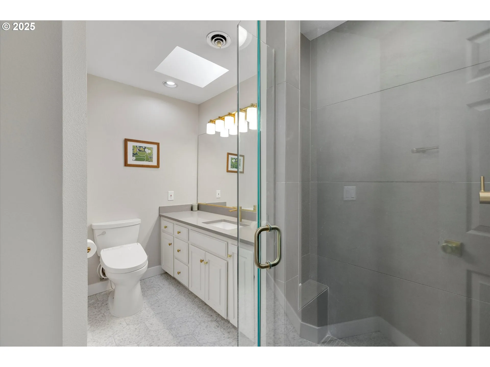 Bathroom, Attached-Upper