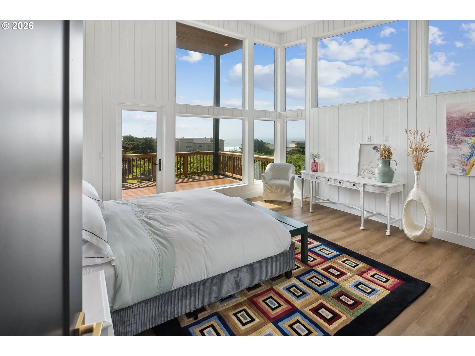 Bedroom, Owner's Suite-Vaulted Ceilings