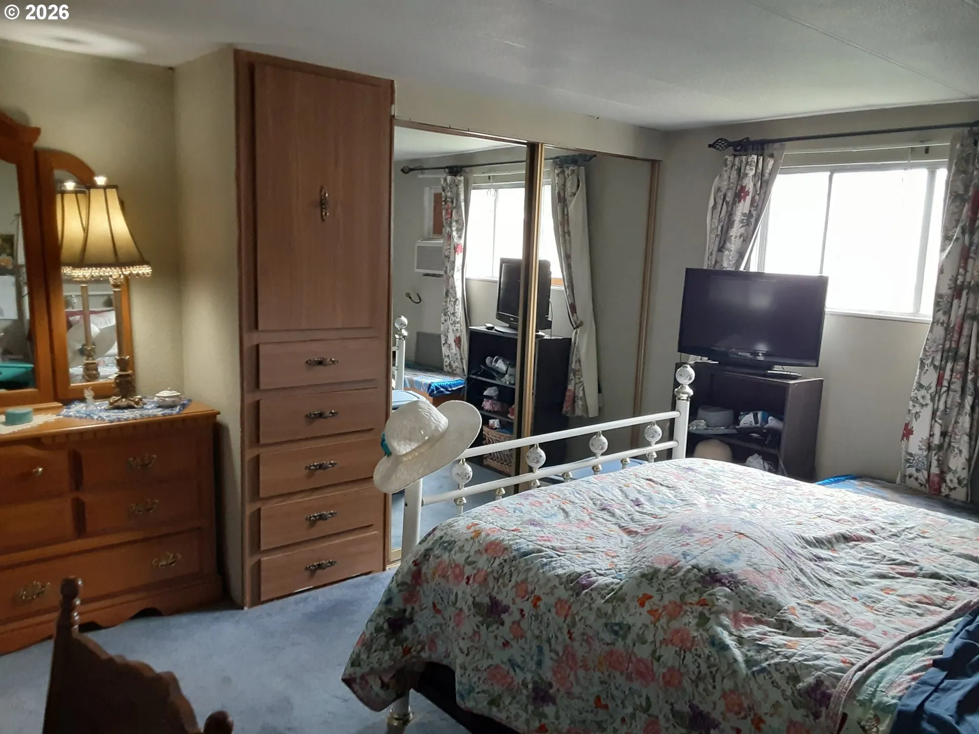 Bedroom, Primary