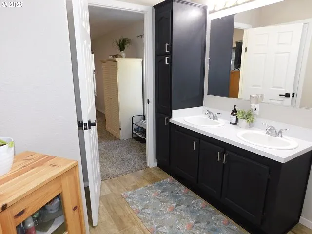 Bathroom, Attached