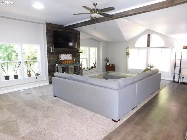 Living Room-Vaulted Ceilings