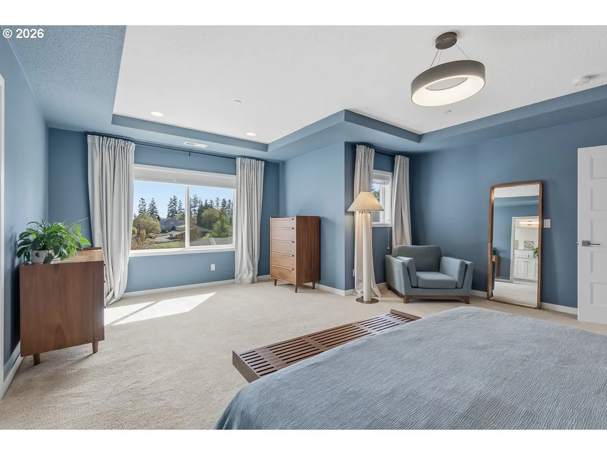 Bedroom, Primary