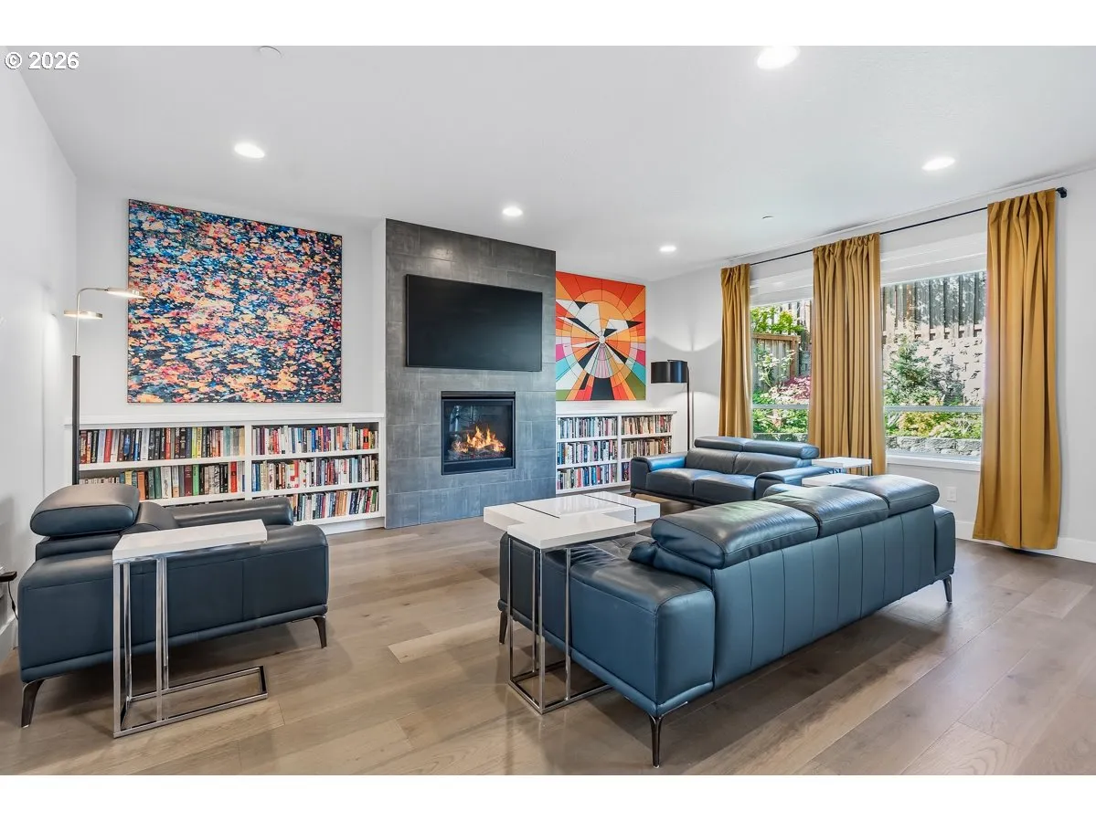 Living Room-Fireplace