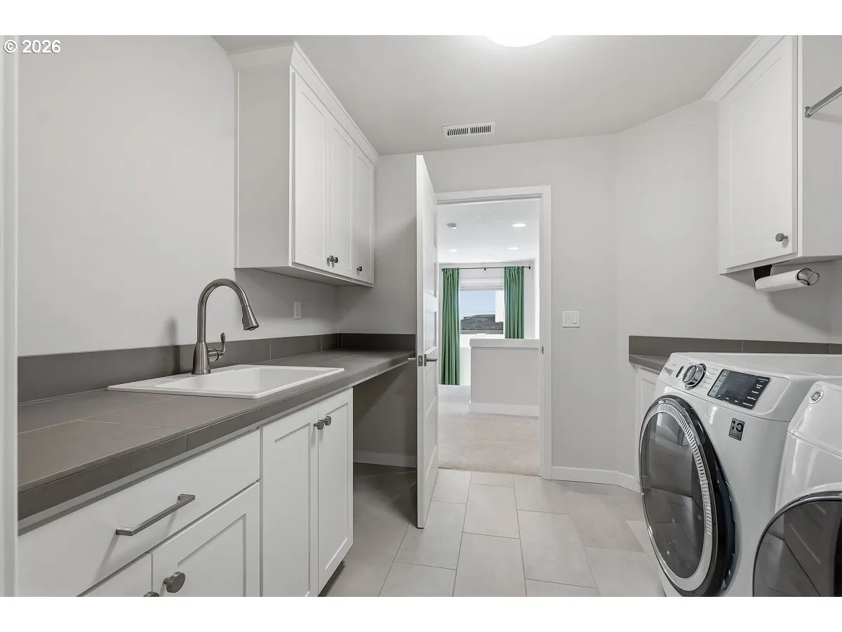 Laundry-Upper