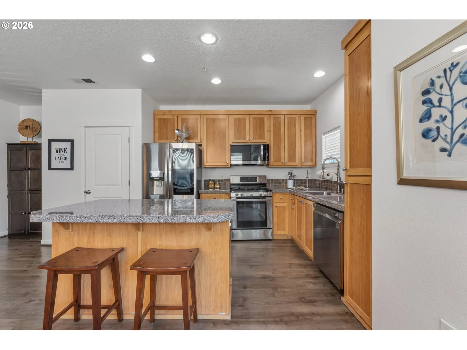 Kitchen-Breakfast Bar