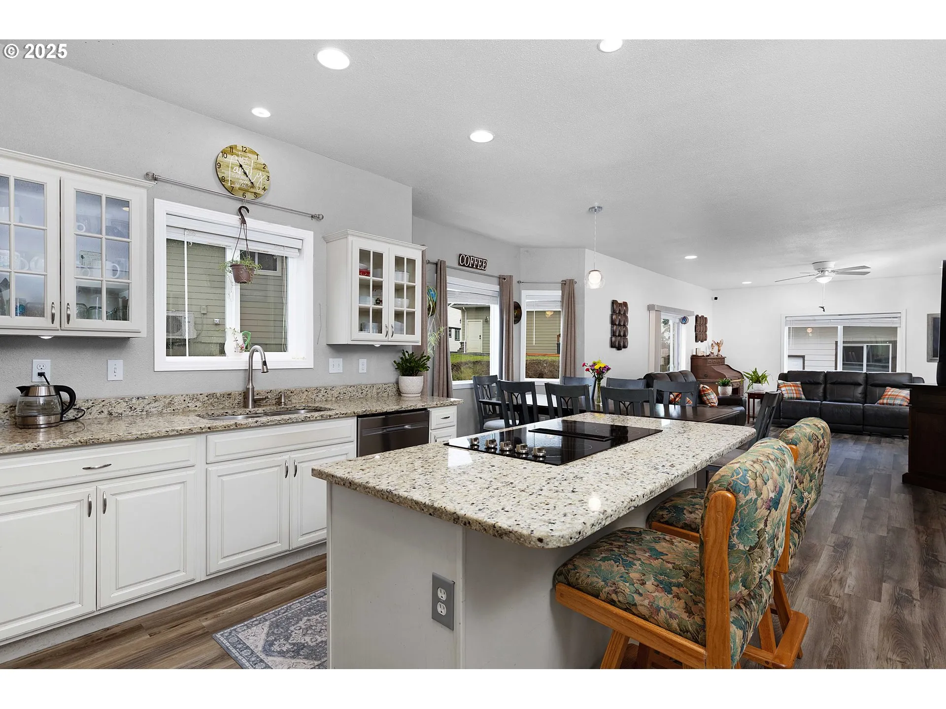 Kitchen-Cooking Island