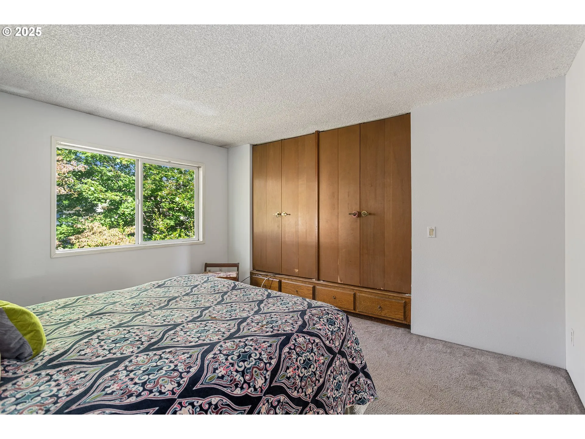 Bedroom, Primary