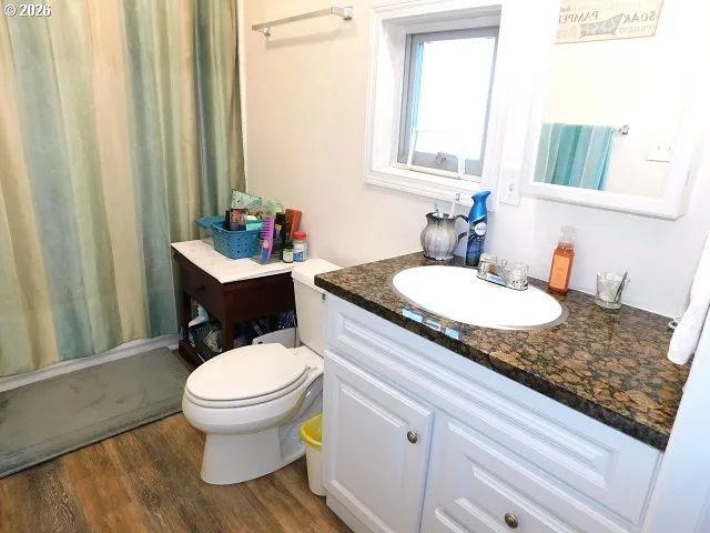 Bathroom-Hall