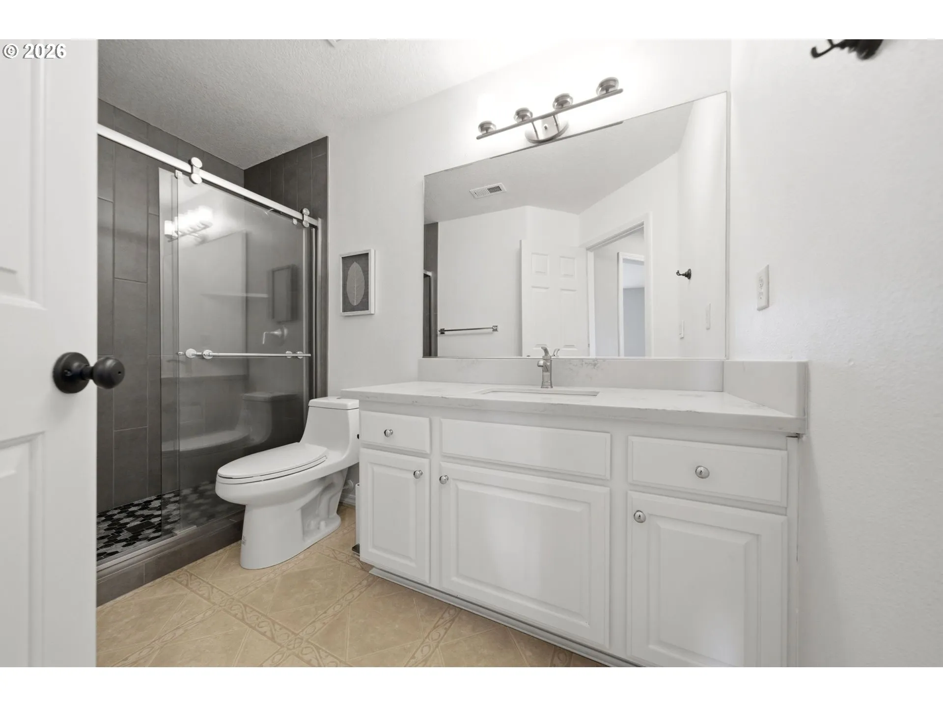 Bathroom-Upper