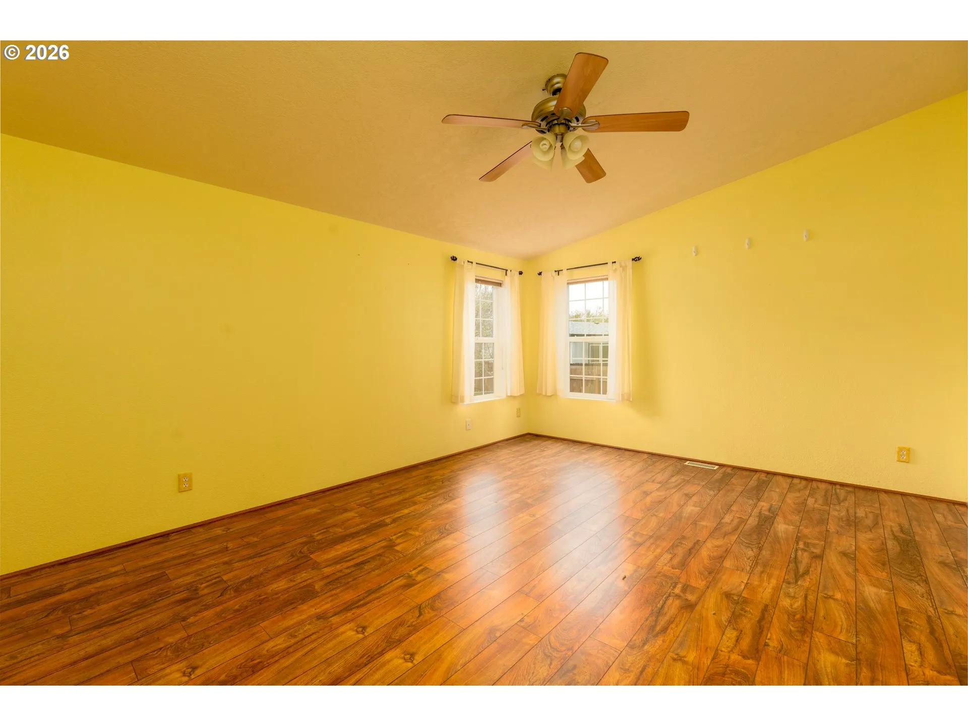 Bedroom, Primary