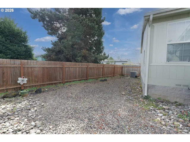 Yard-Back