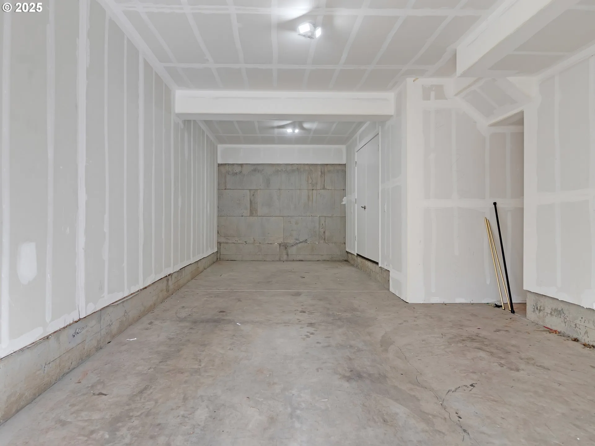 Garage-# 1