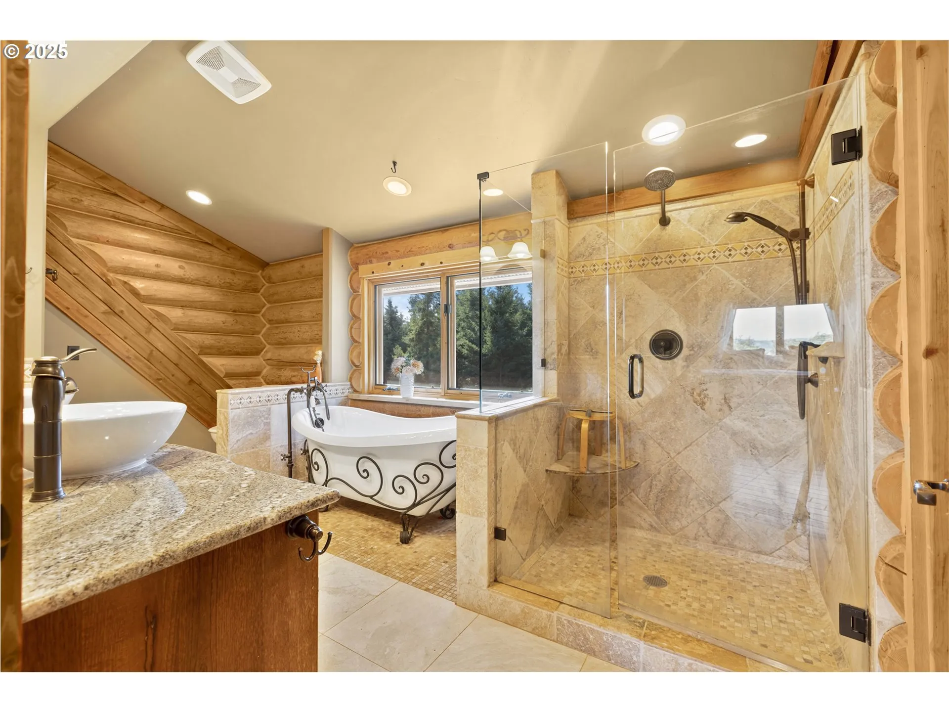 Bathroom, Attached-Garden Tub