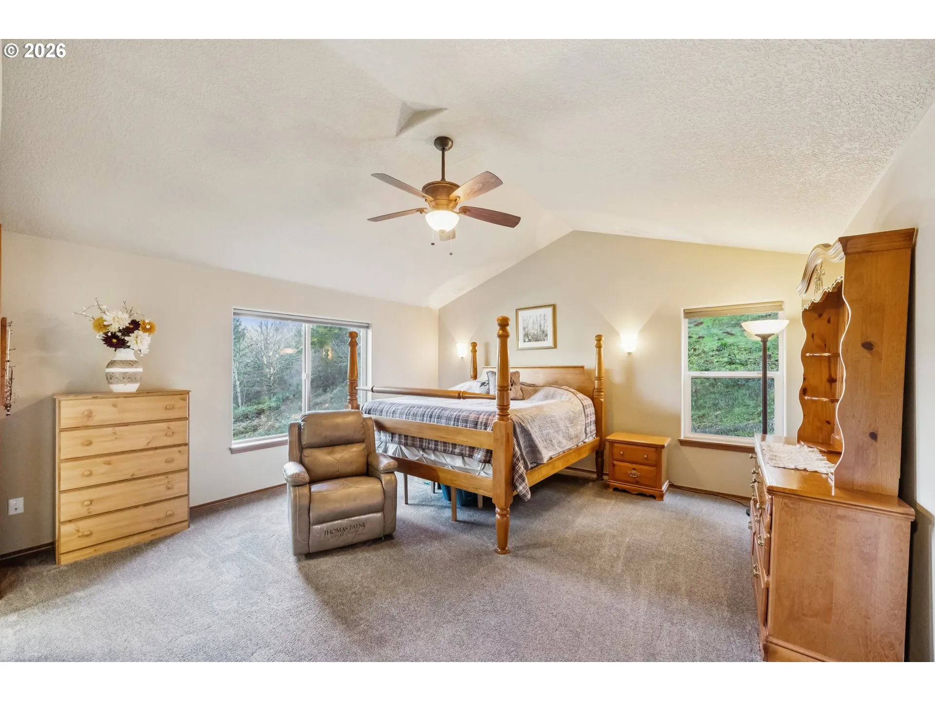 Bedroom, Primary-Vaulted Ceilings