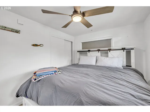 Bedroom, Primary