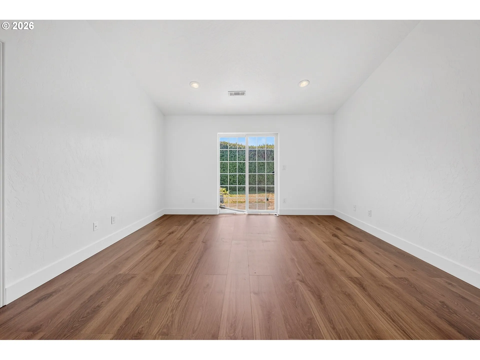 Bedroom, Primary