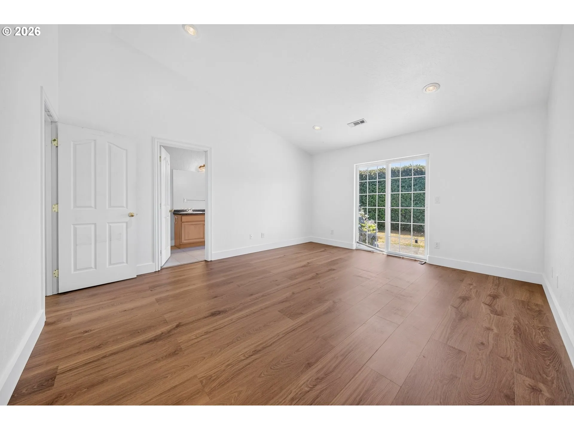Bedroom, Primary