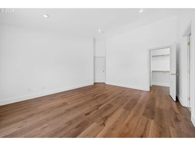 Bedroom, Primary
