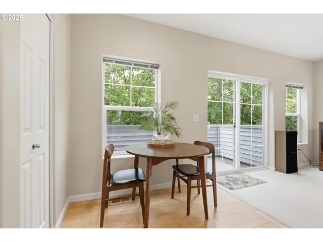 Kitchen-Eating Area