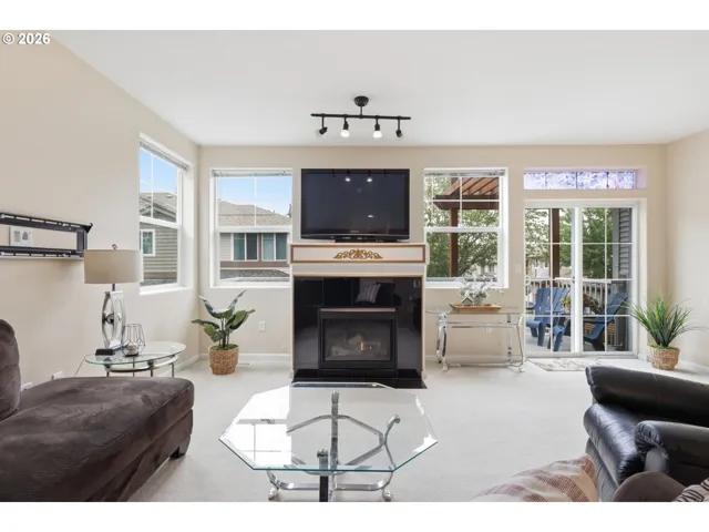 Living Room-Fireplace