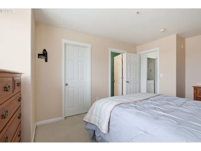 Primary Bedroom-Upper
